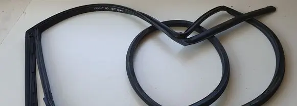 KIA Stonic Rubber seal rear door 