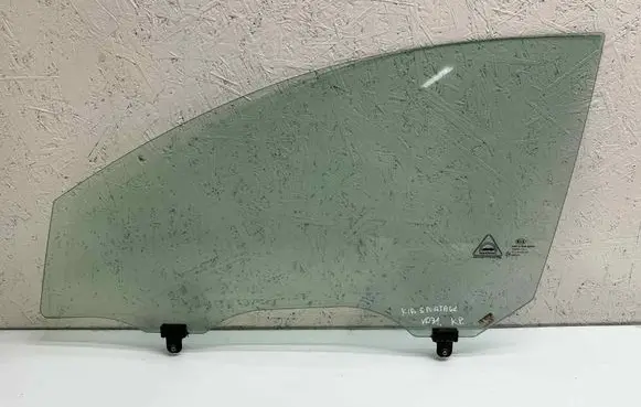 KIA Sportage Front door window glass four-door