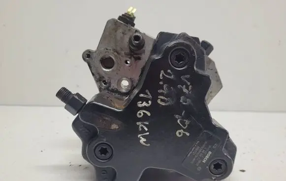 Volvo V70 Fuel injection high pressure pump 0445010111 035125 8692521