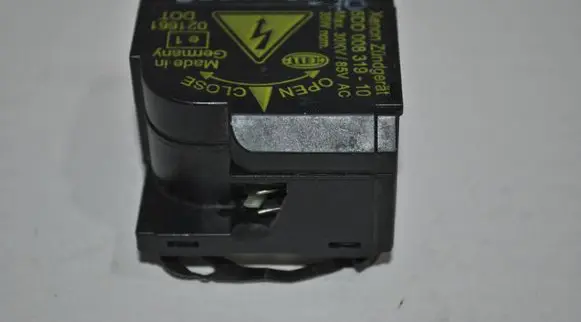 Opel Vectra C Headlight ballast module Xenon 5DD00831910