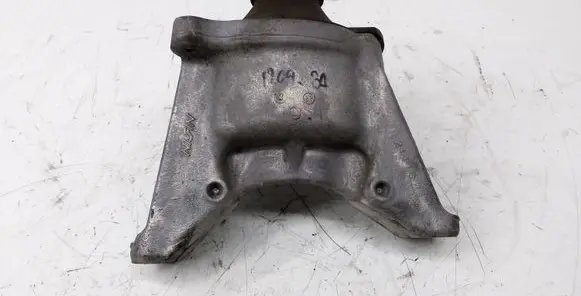 Honda CR-V Engine mount bracket 21T1G