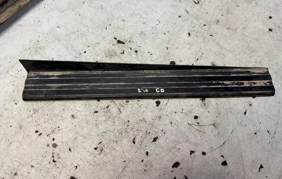 BMW 3 E30 Rear sill trim cover