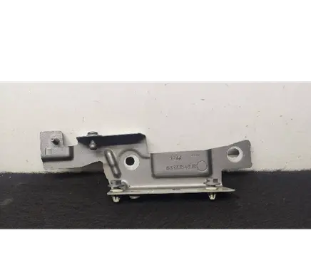 Renault Captur Fender mounting bracket 631235481R