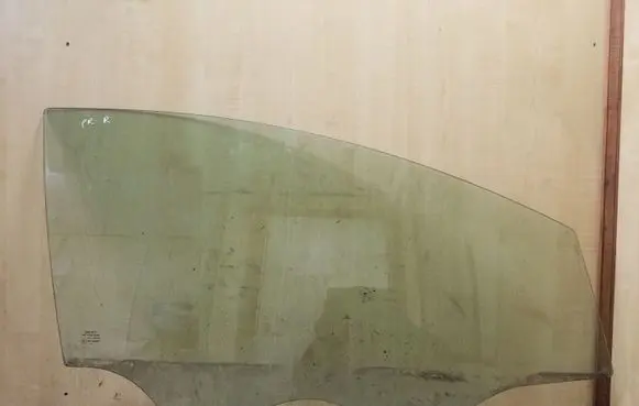 Seat Altea XL Front door window glass four-door