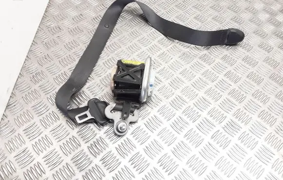 Mazda 6 Front seatbelt