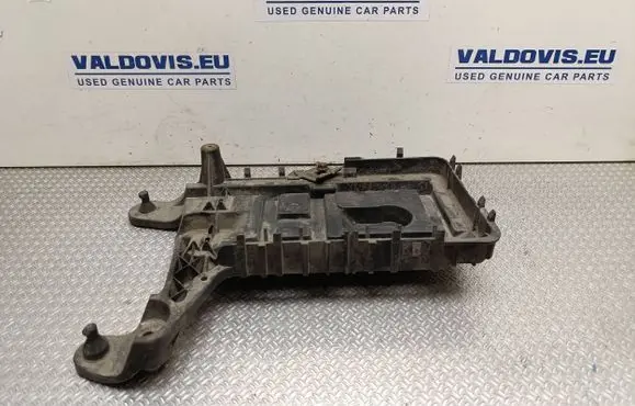 Volkswagen Caddy Battery tray 1K0915333