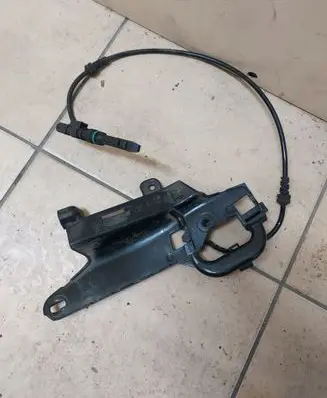 Mercedes-Benz CLA C118 X118 Front ABS sensor wiring A2475460300