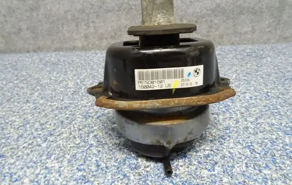 BMW X6 E71 Engine mount bracket 6793016