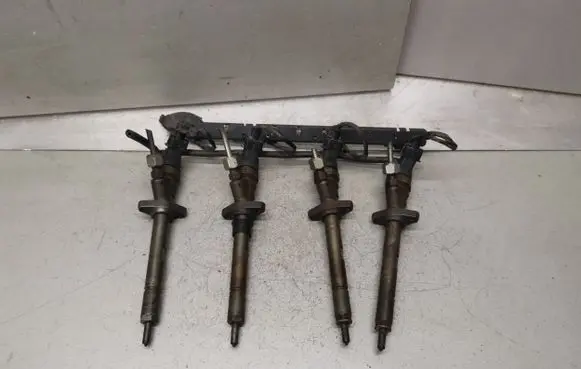 Fuel injectors set