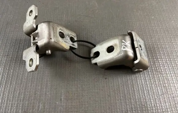 Renault Captur Front door hinge set 804200003R