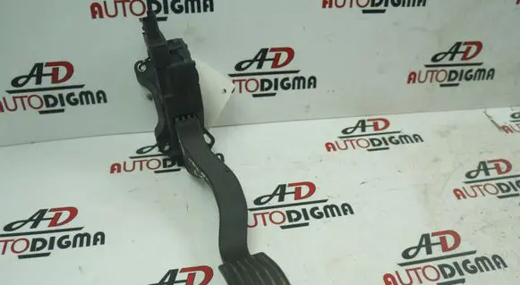 Peugeot 308 Accelerator throttle pedal 9680756880
