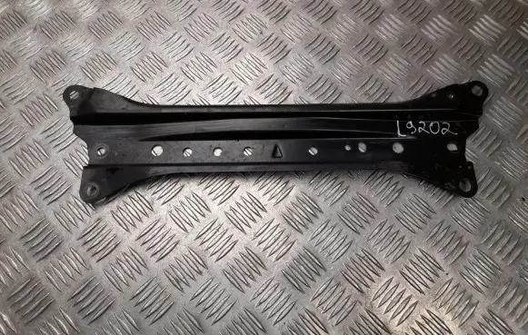 Lexus ES VII XZ10 Engine mounting bracket