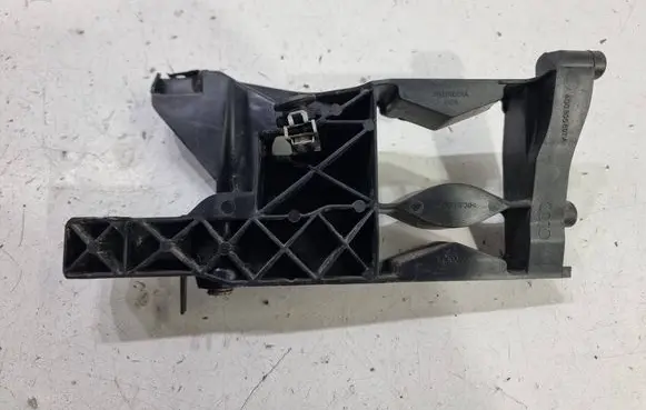Audi A6 S6 C7 4G Headlight/headlamp mounting bracket 4G0805607A
