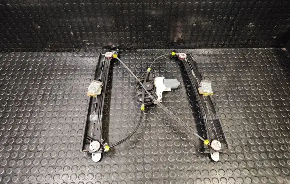 Seat Alhambra (Mk2) Sliding door window regulator with motor 8K0959801B