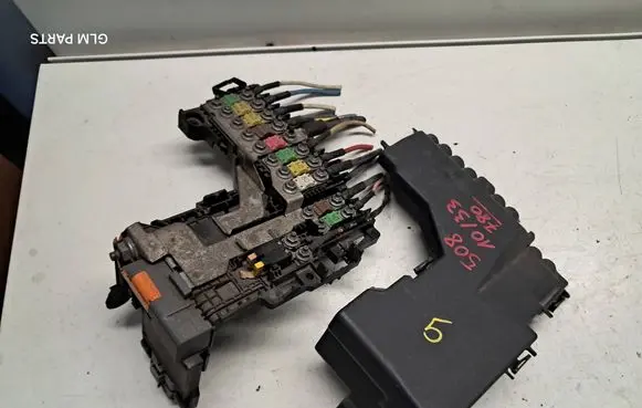 Peugeot 508 Fuse module 9665878080