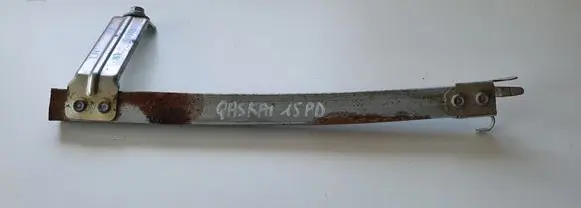 Nissan Qashqai Front door windshield rail 