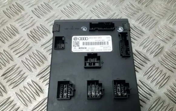 Audi A4 S4 B8 8K Comfort/convenience module 8K0907063