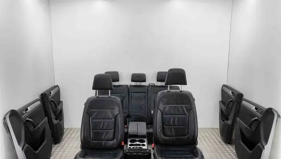 Volkswagen Touareg II Interior set 7P6858602 7P6864299