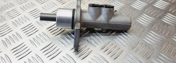 Audi A4 S4 B5 8D Master brake cylinder 9304125000