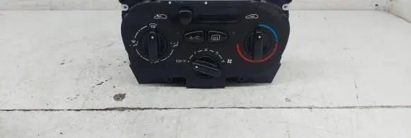 Peugeot 307 Climate control unit 1068901