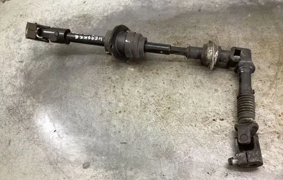 Jeep Grand Cherokee (WK) Steering column universal joint 
