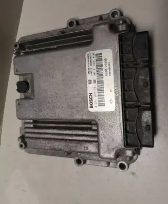 Renault Laguna III Engine control unit/module 0281015781 8200726880 8200980329