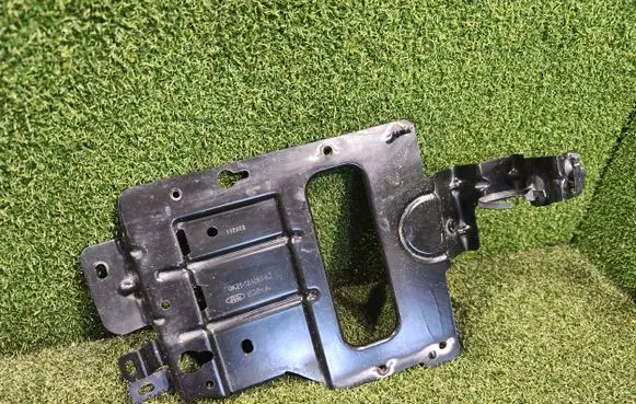 Ford Tourneo Custom Bracket in trunk/boot GK2112A692AD GK2112A692