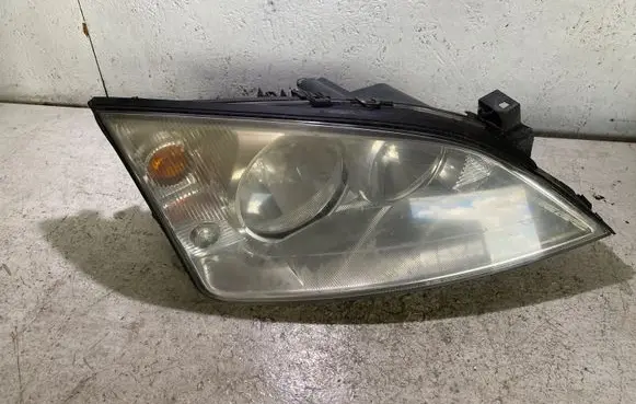 Ford Mondeo Mk III Headlight/headlamp 1S7113005AK 0301174202