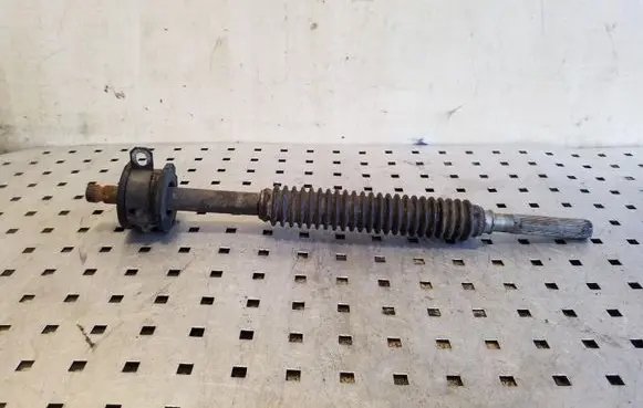 Mitsubishi Pajero Steering wheel axle