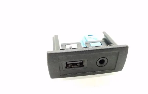 Mercedes-Benz Vito Viano W447 AUX in-socket connector A4478200087