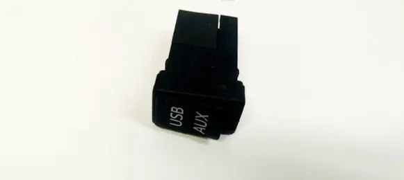 Toyota Verso USB socket connector 8619002060 86190-02060