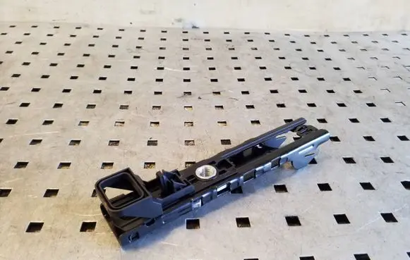 Volkswagen PASSAT B8 Seat belt adjustment rail 4M0857819