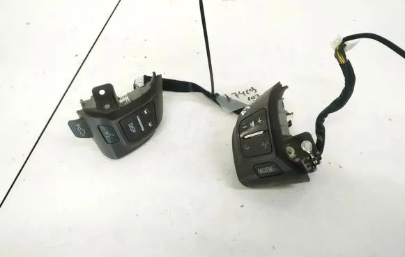 Lexus GS 300 350 430 450H Steering wheel buttons/switches F70CV174A