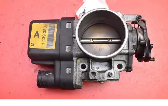 BMW 5 E39 Throttle body valve 1439383