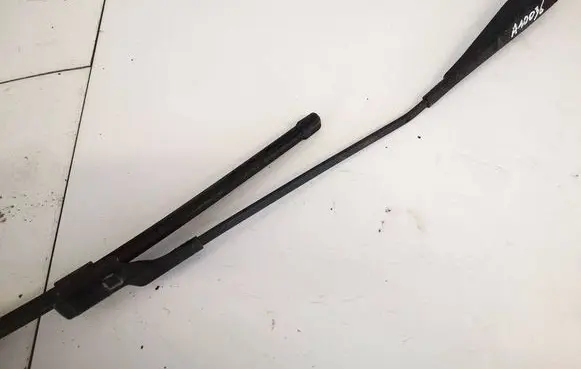 Ford Mondeo MK IV Front wiper blade arm 7s7117526cc