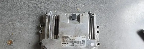 Ford Focus Engine control unit/module 0281015243