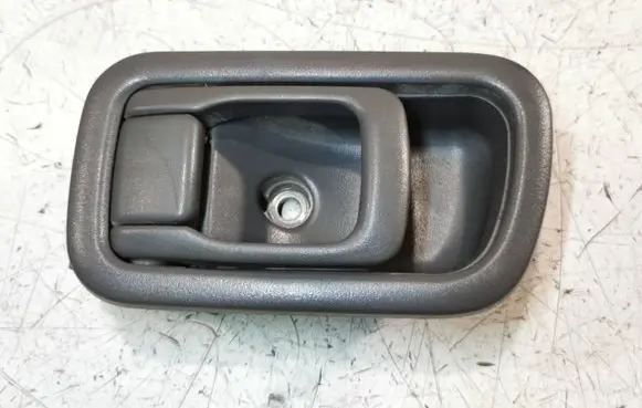 Nissan King Cab, Navara Rear door interior handle
