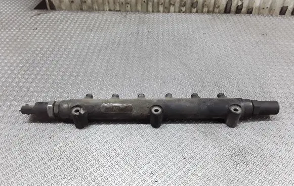 Volvo V70 Fuel main line pipe 0445215010 8658252