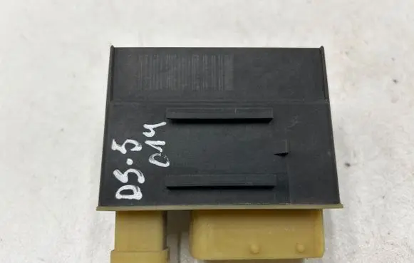 Citroen DS5 Glow plug pre-heat relay 9662570880 10173534 53477