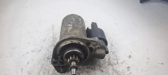 Volkswagen Golf III Starter motor 0331303147647