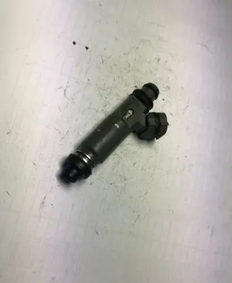 Mazda 323 Fuel injector 1955003110