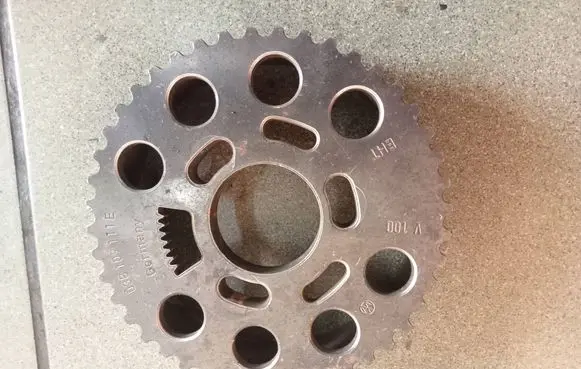 Volkswagen PASSAT B6 Camshaft pulley/ VANOS 038109111E