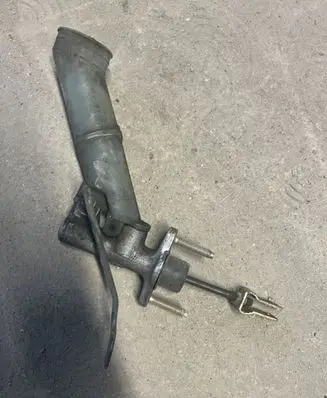 Toyota Avensis T220 Clutch master cylinder 