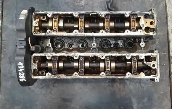 Citroen C4 I Engine head 9650352580