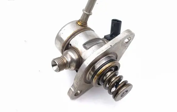 Peugeot 5008 II Fuel injection high pressure pump 9812133780