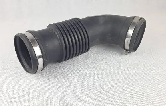 Renault Master III Engine coolant pipe/hose 165763705R