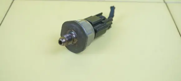 Opel Corsa E Fuel pressure sensor 55577400 B10XFT