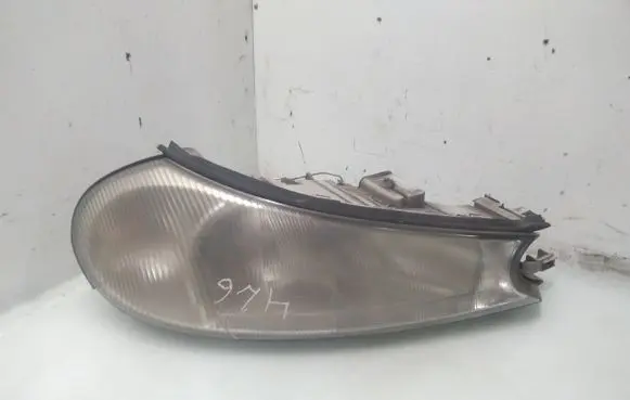 Ford Mondeo MK II Headlight/headlamp
