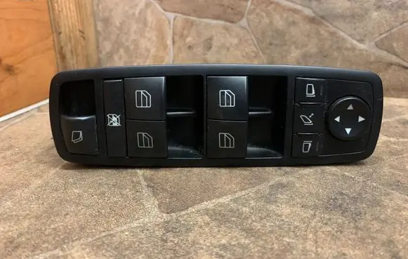 Mercedes-Benz GL X164 Electric window control switch A2518300590