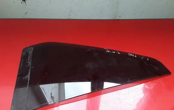 Hyundai Santa Fe Rear vent window glass 43000385 E000008